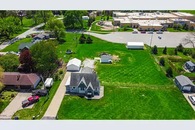 324 W Johnson Road, La Porte, IN 46350 - Photo 4