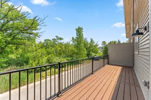 59 Sanctuary Dr, Valparaiso, IN 46385 - Photo 2