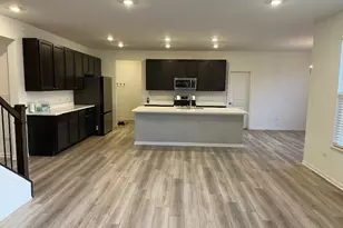 3909 Iron Gate Dr, Valparaiso, IN 46385 - Photo 4