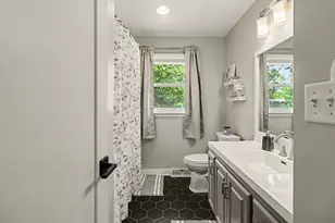 1406 Lafayette St, Valparaiso, IN 46383 - Photo 12