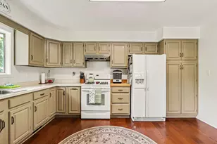 1406 Lafayette St, Valparaiso, IN 46383 - Photo 6