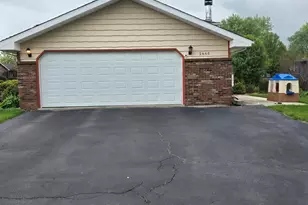 2446 Rolling Hill Dr, Dyer, IN 46311 - Photo 4