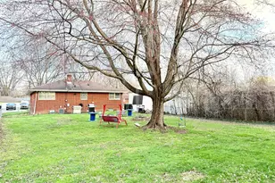 140 N Linda St, Hobart, IN 46342 - Photo 18