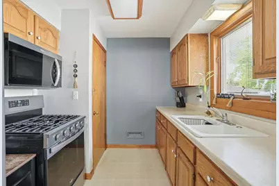 9015 O Day Drive, Highland, IN 46322 - Photo 6