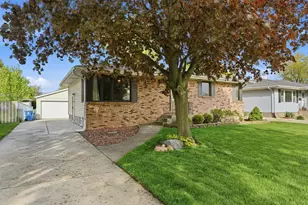 9015 O Day Dr, Highland, IN 46322 - Photo 2