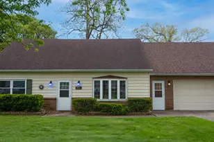 2611 Crows Nest Dr, Hobart, IN 46342 - Photo 2