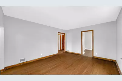 7613 Monroe Avenue, Hammond, IN 46324 - Photo 4