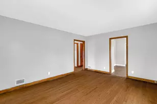 7613 Monroe Ave, Hammond, IN 46324 - Photo 4