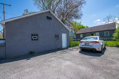 408 E 43rd Avenue, Gary, IN 46409 - Photo 4