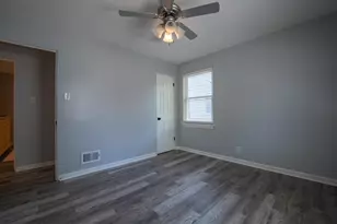 408 E 43rd Ave, Gary, IN 46409 - Photo 10