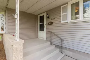 9448 Northcote Ave, Munster, IN 46321 - Photo 2