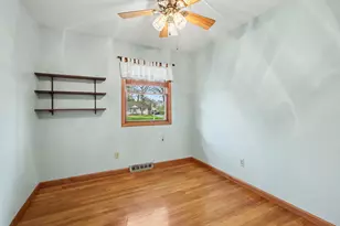 5711 Evergreen Ave, Portage, IN 46368 - Photo 16