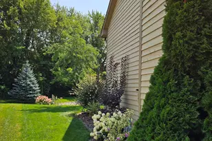 1489 Grand Isle Ct, Hobart, IN 46342 - Photo 4