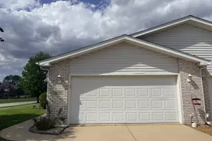 1610 Beech Dr, Crown Point, IN 46307 - Photo 2