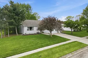1666 Southview Dr, Lowell, IN 46356 - Photo 2