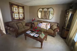 11633 Sinclair Dr, Indianapolis, IN 46235 - Photo 2