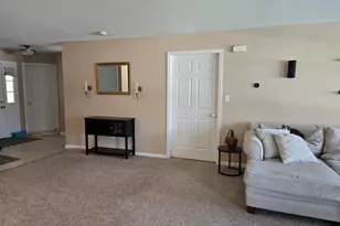 948 Veterans Ln, Crown Point, IN 46307 - Photo 4