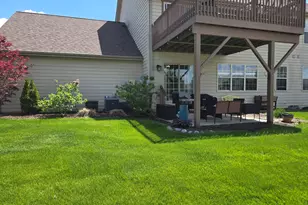 948 Veterans Ln, Crown Point, IN 46307 - Photo 2