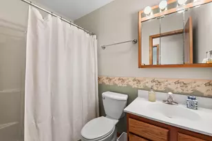 3615 Creekside Dr, Valparaiso, IN 46383 - Photo 12