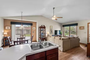 3615 Creekside Dr, Valparaiso, IN 46383 - Photo 6