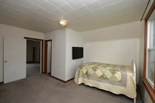 121 W Spring St, Winamac, IN 46996 - Photo 8