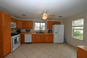 121 W Spring St, Winamac, IN 46996 - Photo 16