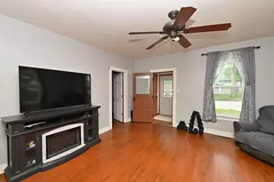 121 W Spring St, Winamac, IN 46996 - Photo 22