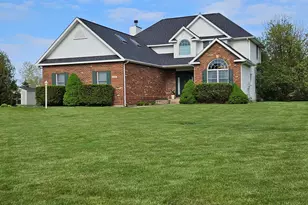 213 Windy Oak Dr, Hebron, IN 46341 - Photo 2