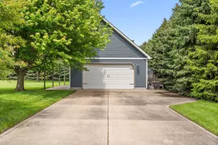 403 Creekwood Dr, Valparaiso, IN 46383 - Photo 32