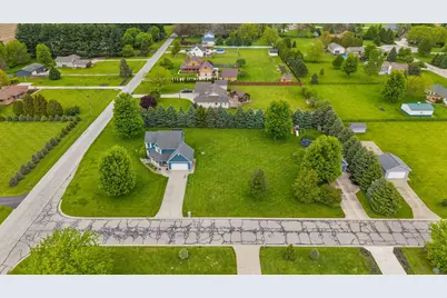 403 Creekwood Drive, Valparaiso, IN 46383 - Photo 4