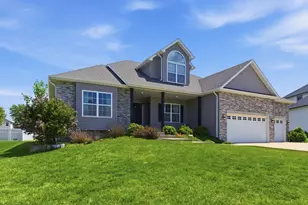 2527 Tate Dr, Schererville, IN 46375 - Photo 2