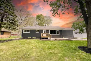 405 Cedar St NW, Demotte, IN 46310 - Photo 2