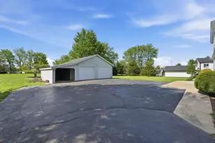 10351 Joliet St, Saint John, IN 46373 - Photo 4