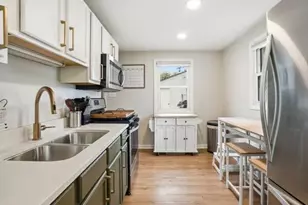 323 S Pettibone St, Crown Point, IN 46307 - Photo 6