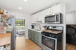323 S Pettibone St, Crown Point, IN 46307 - Photo 8