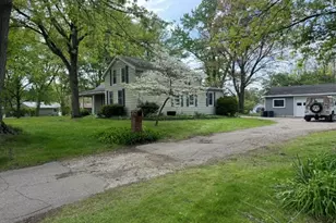 1001 Earl Rd, Michigan City, IN 46360 - Photo 2