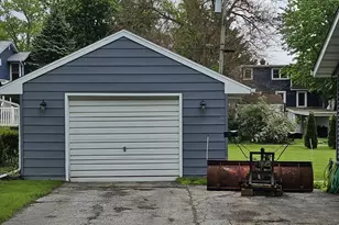 333 Indiana St, Westchester Township, IN 46304 - Photo 16