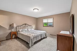 9618 Walnut Dr, Munster, IN 46321 - Photo 12