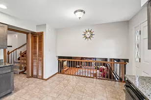 9618 Walnut Dr, Munster, IN 46321 - Photo 10