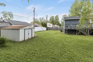1216 N Dwiggins Ct, Griffith, IN 46319 - Photo 30
