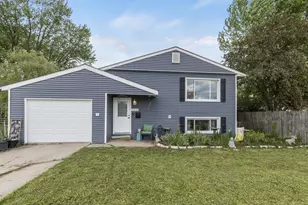 1216 Dwiggins Ct, Griffith, IN 46319 - Photo 1