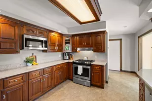 1062 Birch Trail Dr, Chesterton, IN 46304 - Photo 10