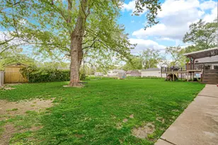 235 E 13th St, Hobart, IN 46342 - Photo 24
