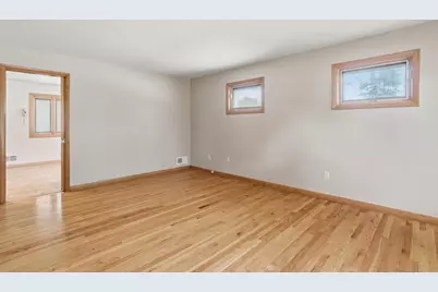 9247 Cottage Grove Avenue, Highland, IN 46322 - Photo 8