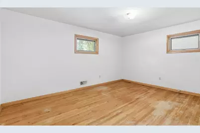 9247 Cottage Grove Avenue, Highland, IN 46322 - Photo 18
