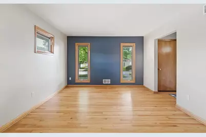 9247 Cottage Grove Avenue, Highland, IN 46322 - Photo 6