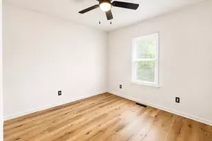 5702 Mulberry Ave, Portage, IN 46368 - Photo 6