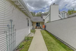2242 Deerpath Dr W, Schererville, IN 46375 - Photo 2