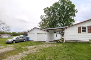 607 E Washington St, Morocco, IN 47963 - Photo 6