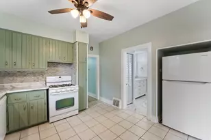 718 N Grant St, Crown Point, IN 46307 - Photo 8